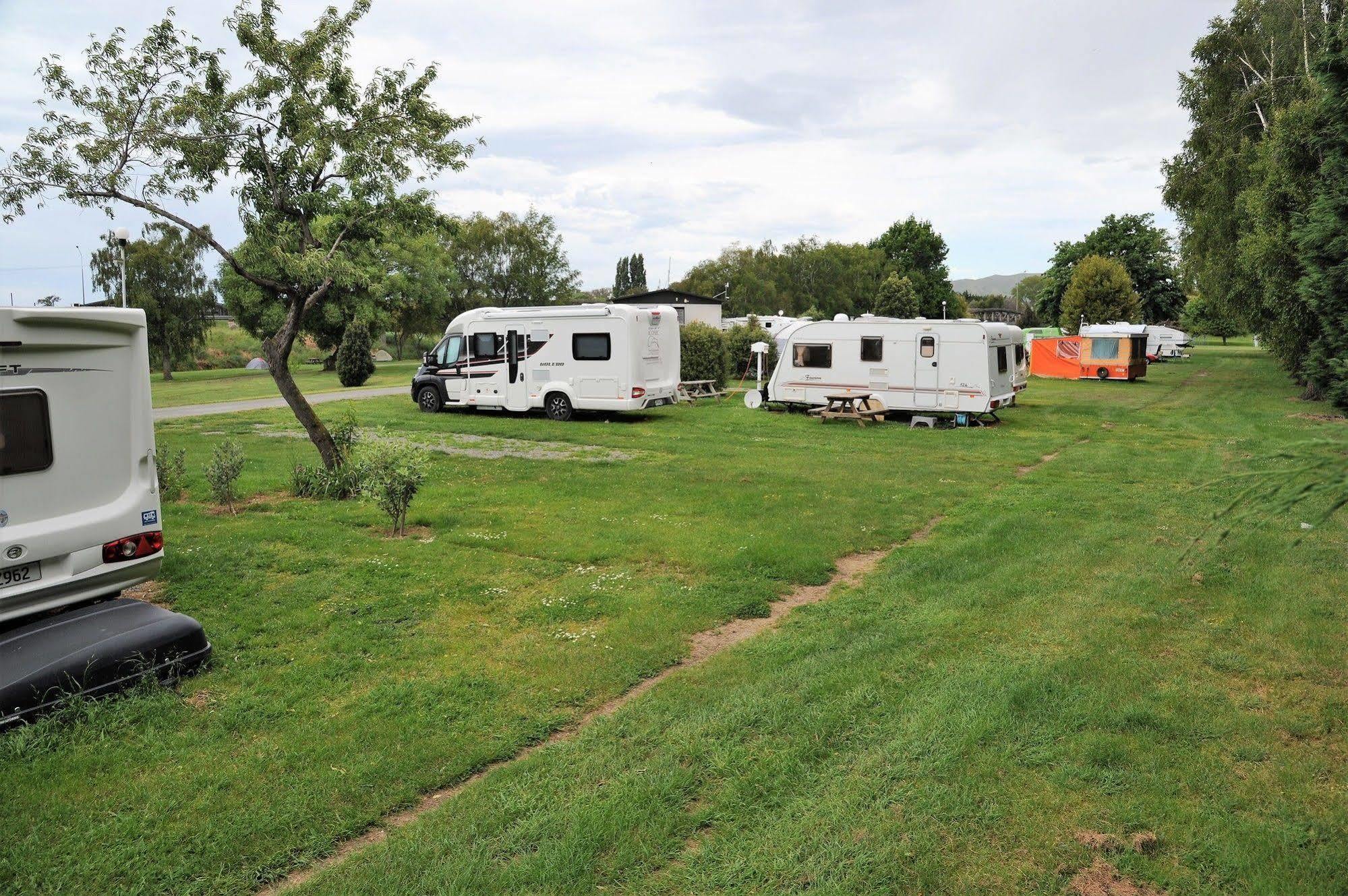 Blenheim Bridges Holiday Park מראה חיצוני תמונה